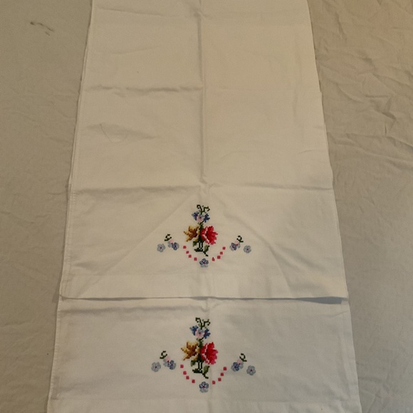 Vintage pillow cases - Picture 2 of 4